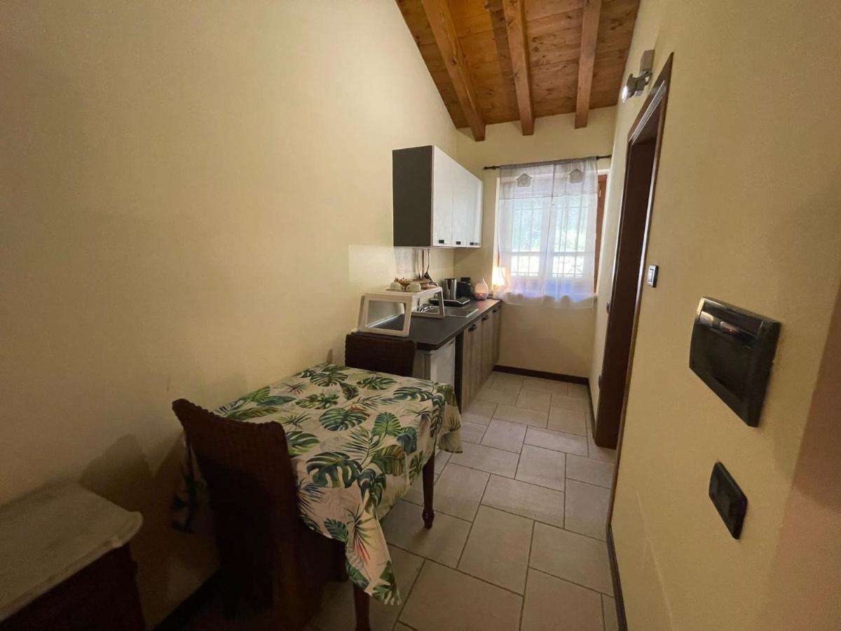 La Fiocchina - Magic Place - Apartments & Studios In Garda Lake - Countryside Farmhouse, Inside The Middle Of The Lake ซาโล ภายนอก รูปภาพ