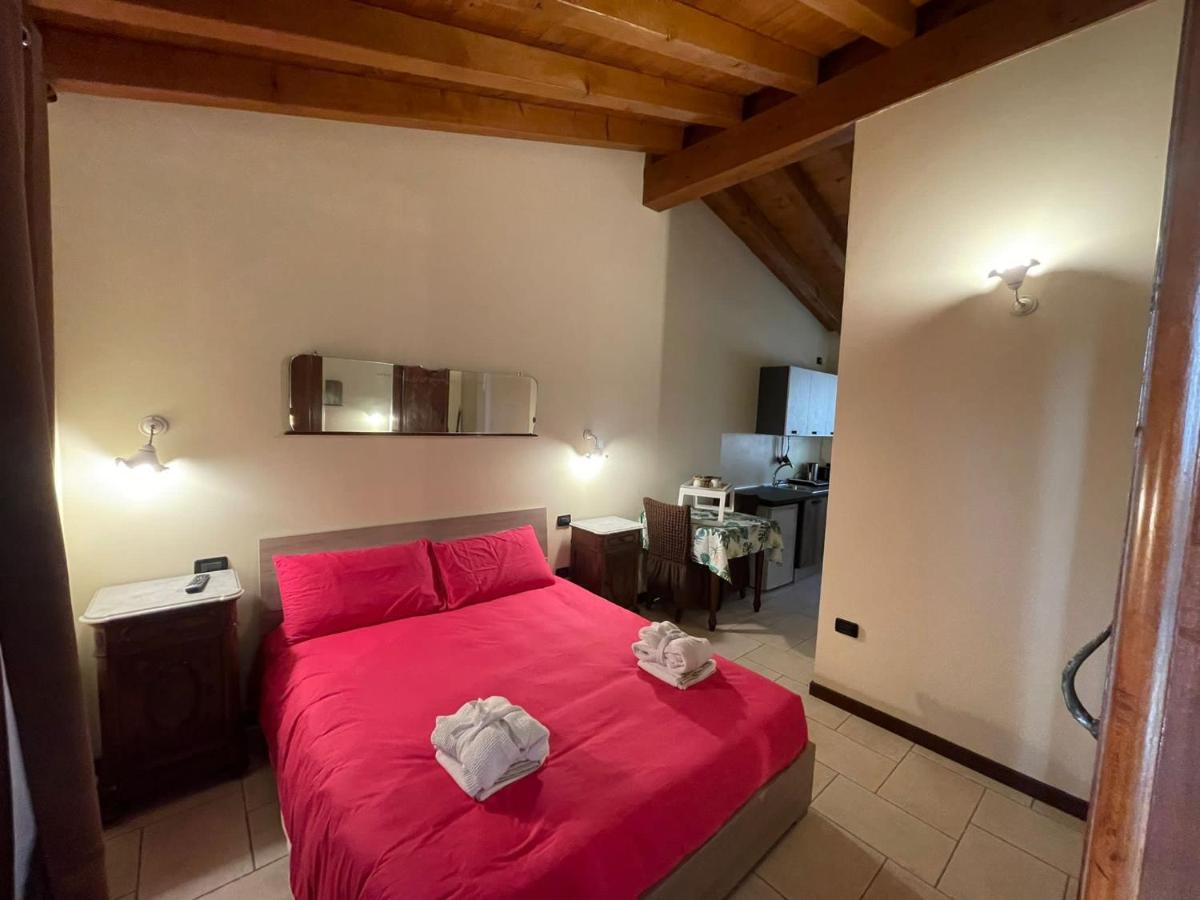 La Fiocchina - Magic Place - Apartments & Studios In Garda Lake - Countryside Farmhouse, Inside The Middle Of The Lake ซาโล ภายนอก รูปภาพ