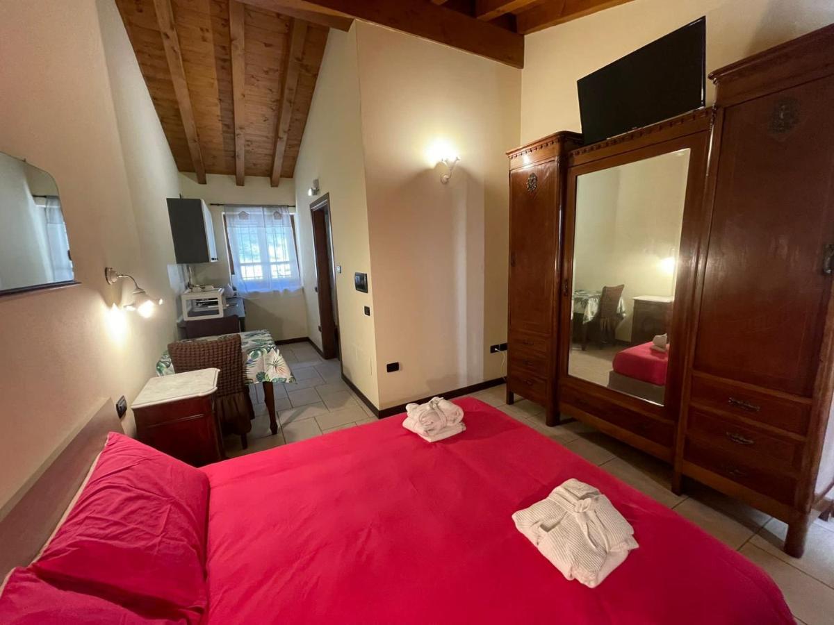 La Fiocchina - Magic Place - Apartments & Studios In Garda Lake - Countryside Farmhouse, Inside The Middle Of The Lake ซาโล ภายนอก รูปภาพ