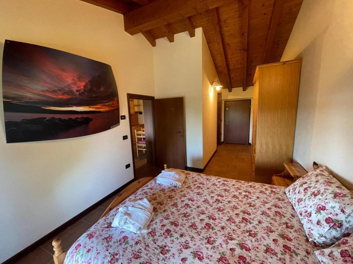 La Fiocchina - Magic Place - Apartments & Studios In Garda Lake - Countryside Farmhouse, Inside The Middle Of The Lake ซาโล ภายนอก รูปภาพ