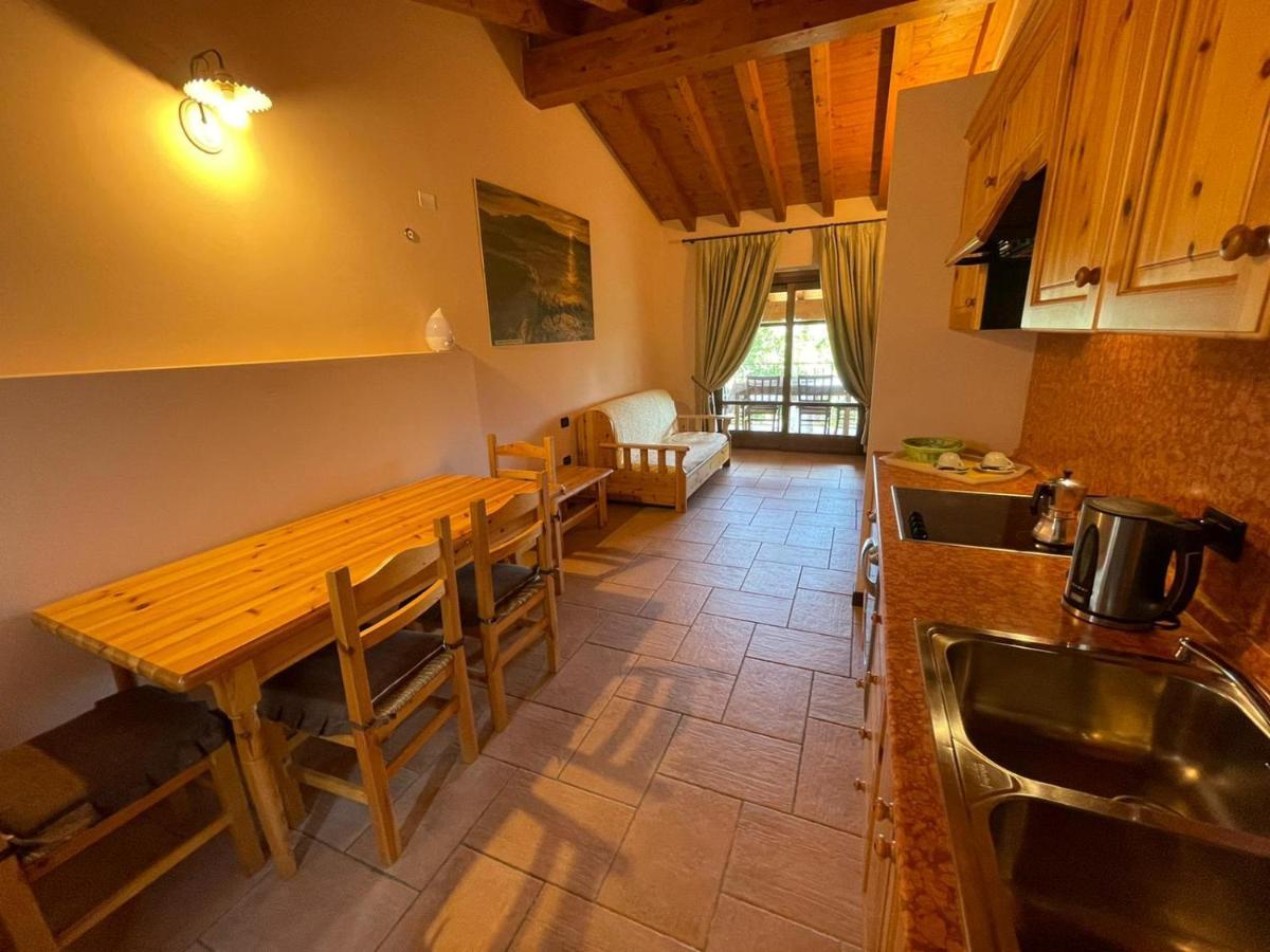 La Fiocchina - Magic Place - Apartments & Studios In Garda Lake - Countryside Farmhouse, Inside The Middle Of The Lake ซาโล ภายนอก รูปภาพ