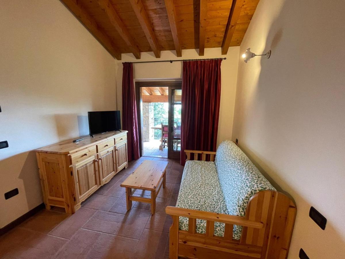La Fiocchina - Magic Place - Apartments & Studios In Garda Lake - Countryside Farmhouse, Inside The Middle Of The Lake ซาโล ภายนอก รูปภาพ