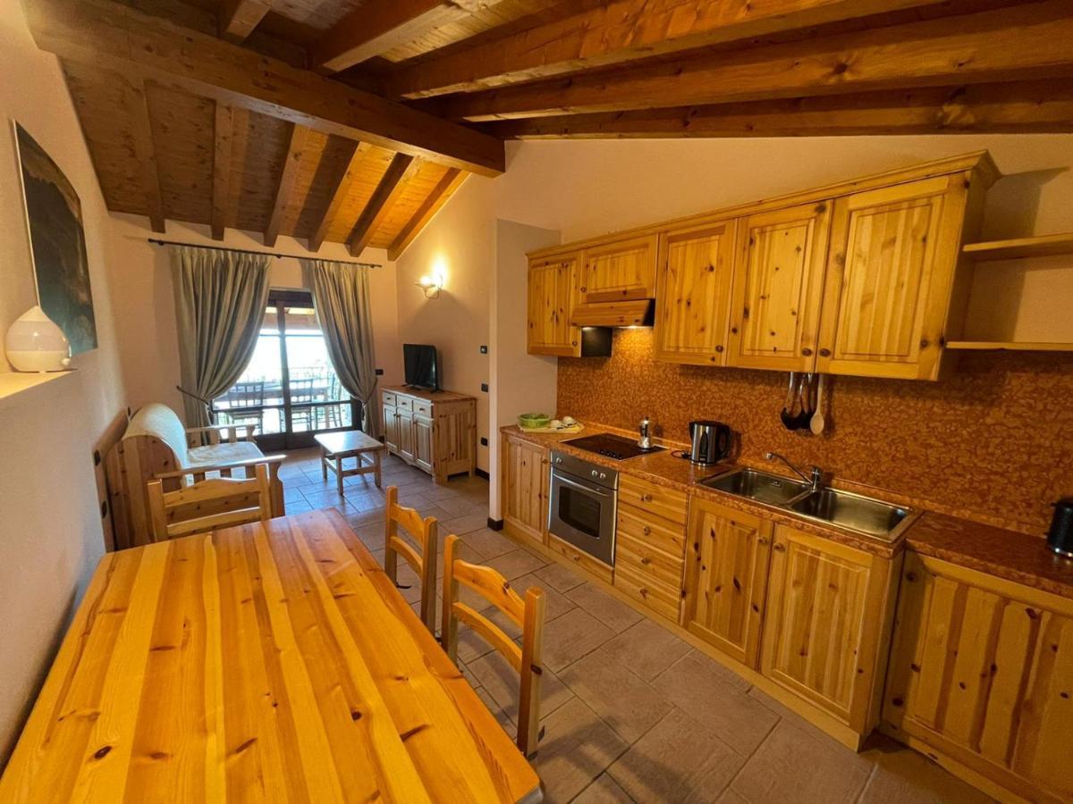 La Fiocchina - Magic Place - Apartments & Studios In Garda Lake - Countryside Farmhouse, Inside The Middle Of The Lake ซาโล ภายนอก รูปภาพ